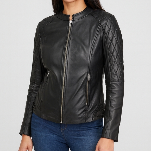 Elegant Black Quilted Leather Jacket with Hood - Picture 2 of 16